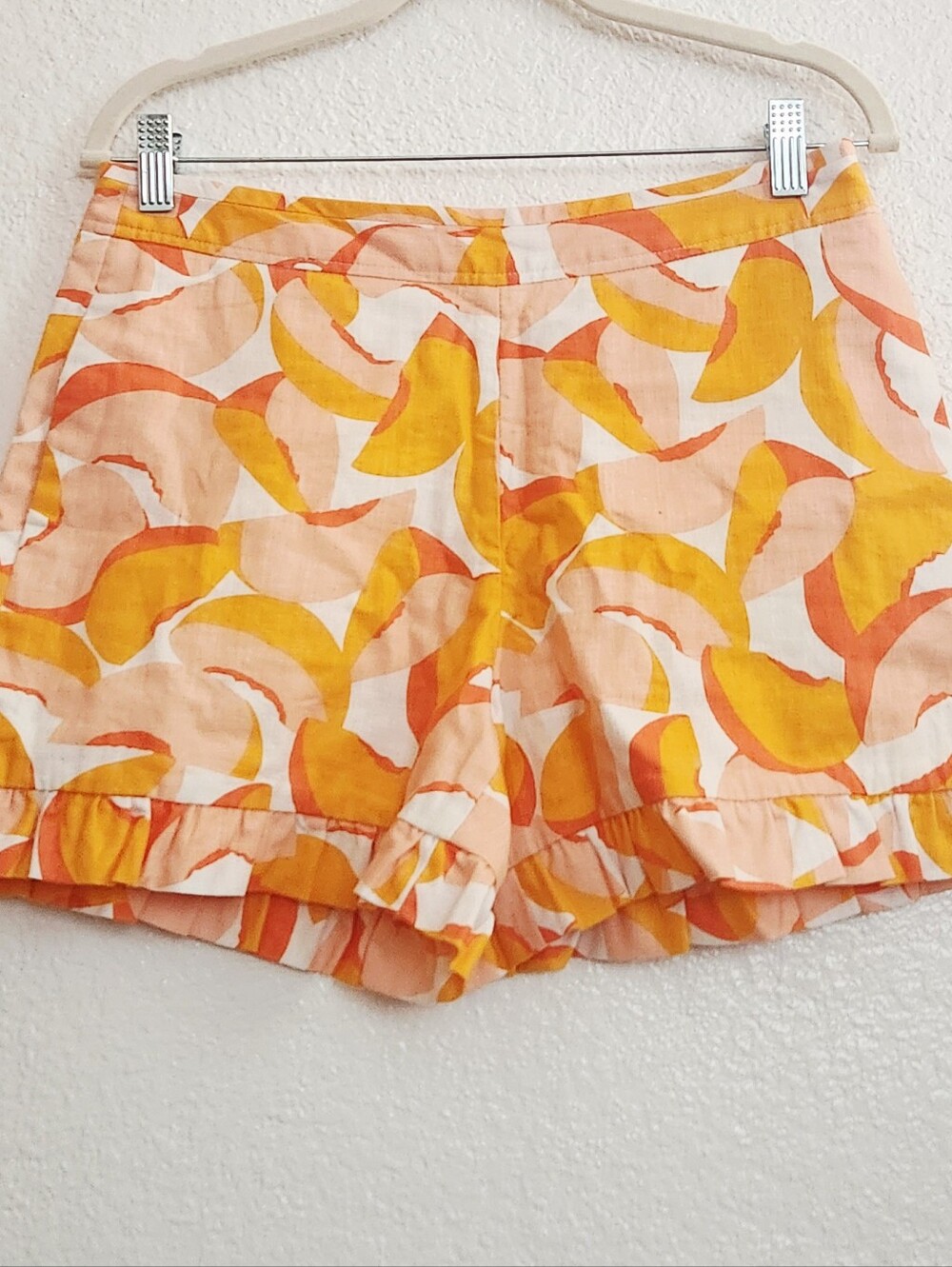 New Kate Spade Peaches Shorts. Size 8